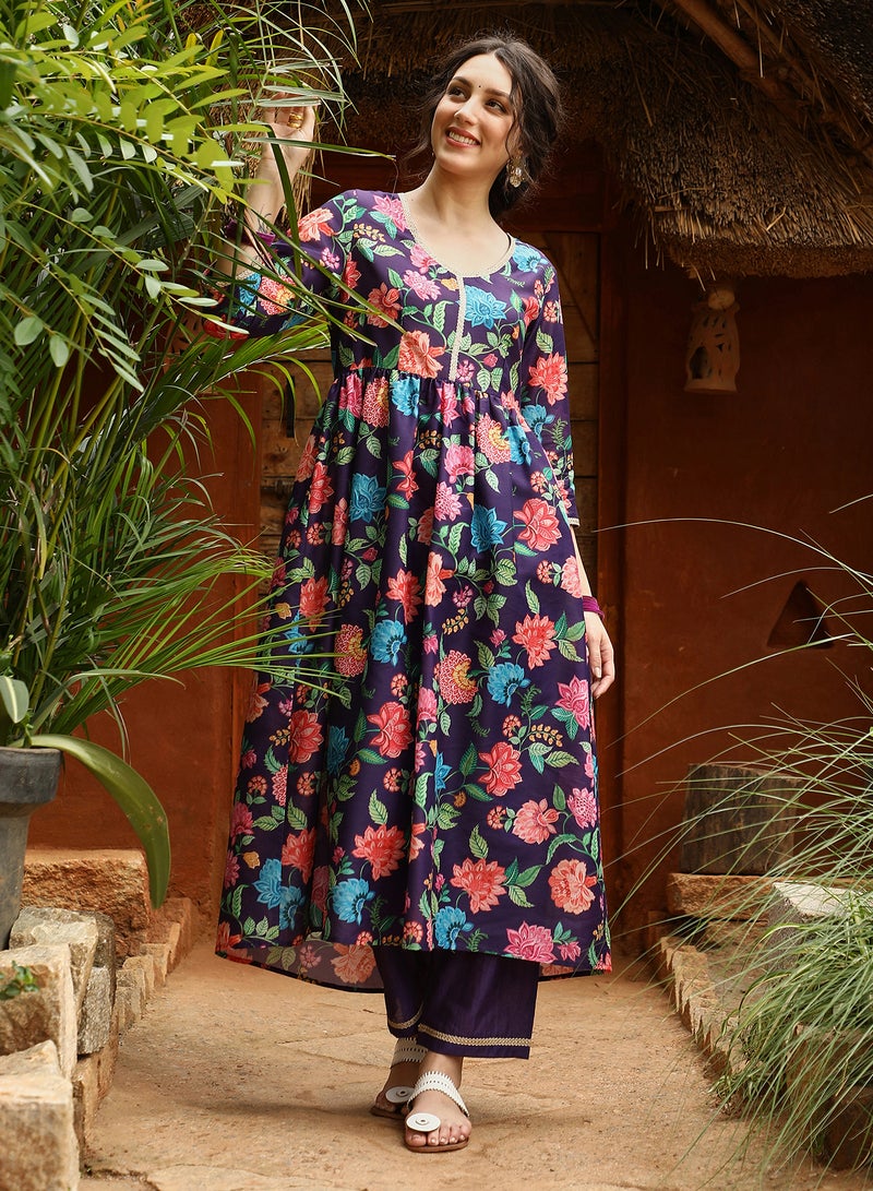  قصة طقم كورتا من 3 قطع بتصميم قصة مريحة للارتداء الإثني اليومي مع بنطلون ودوباتا بياقة على شكل V وأكمام ربعية بطبعة زهور للنساء - بنفسجي جمشتي - Image 2